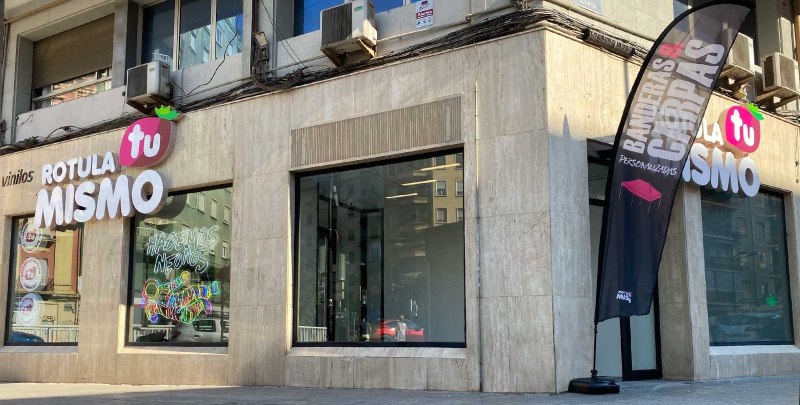 Banderolas publicitarias display publicitarios